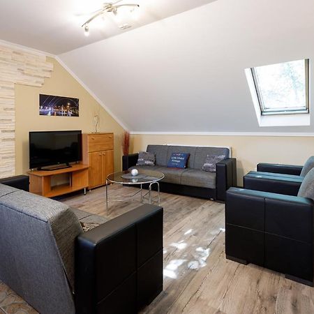 Central Apartman Gyula Bagian luar foto