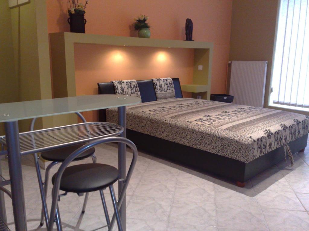 Central Apartman Gyula Bagian luar foto